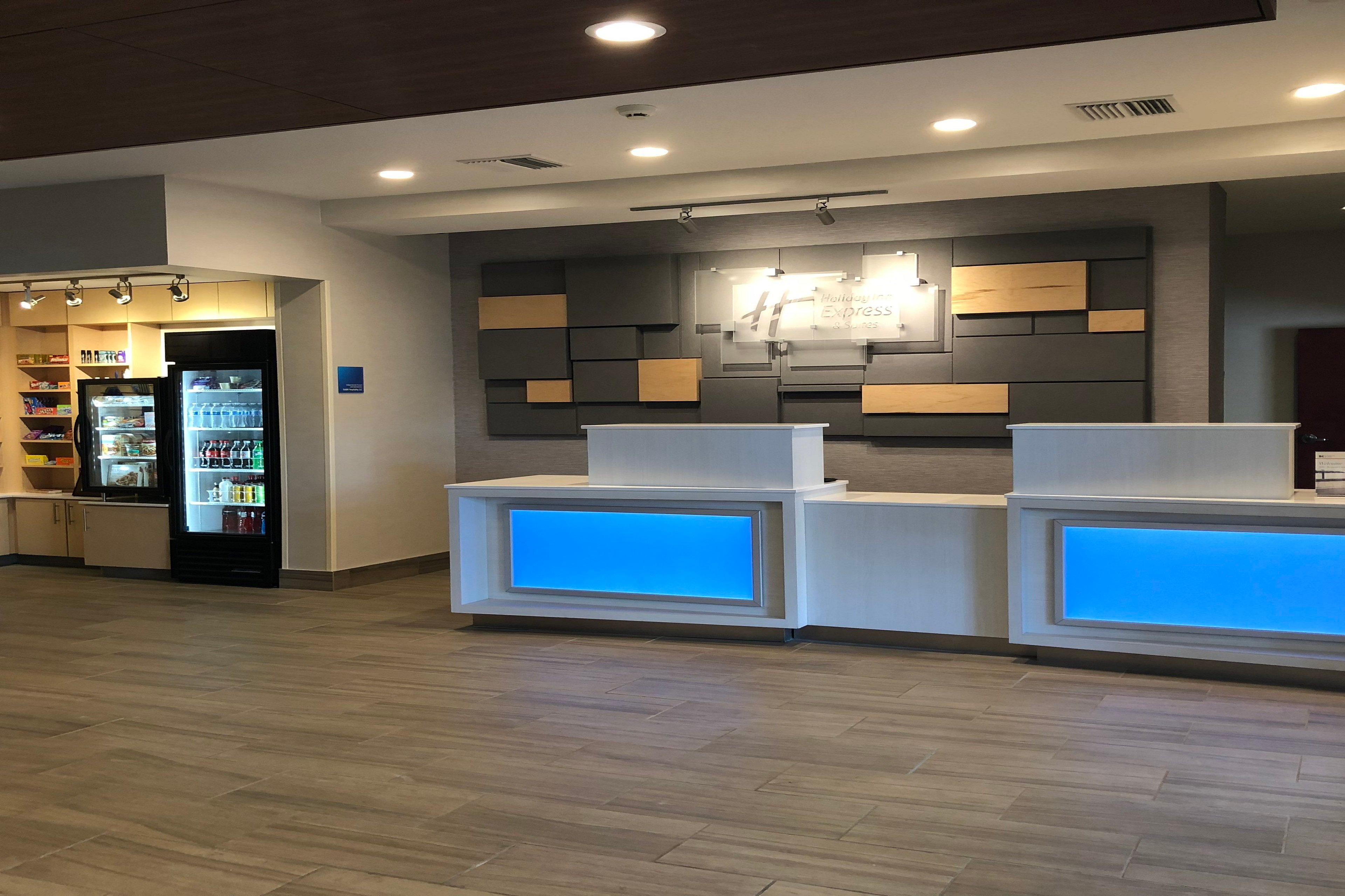 Holiday Inn Express Hotel & Suites Albany By Ihg Exterior photo