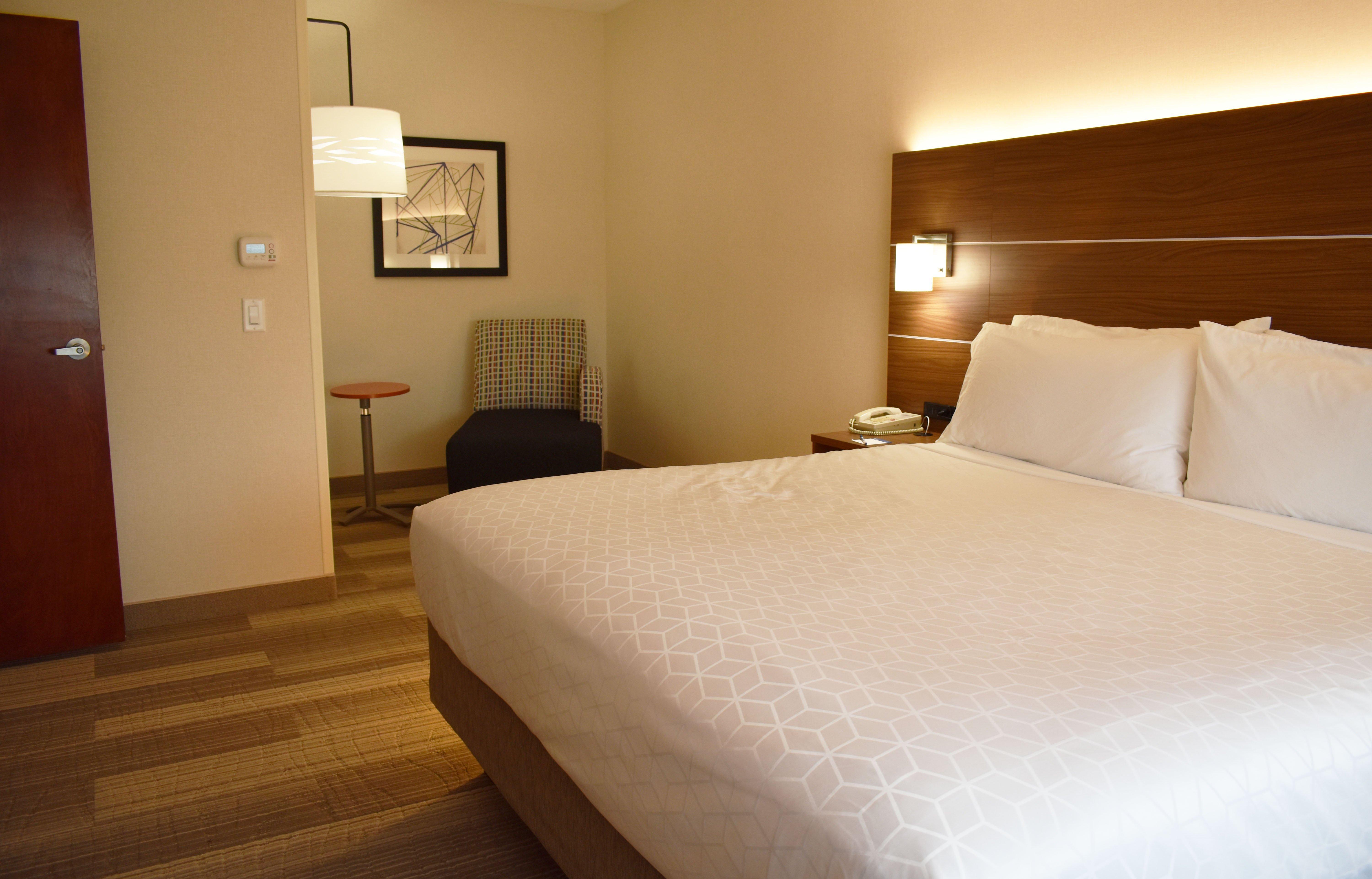Holiday Inn Express Hotel & Suites Albany By Ihg Exterior photo