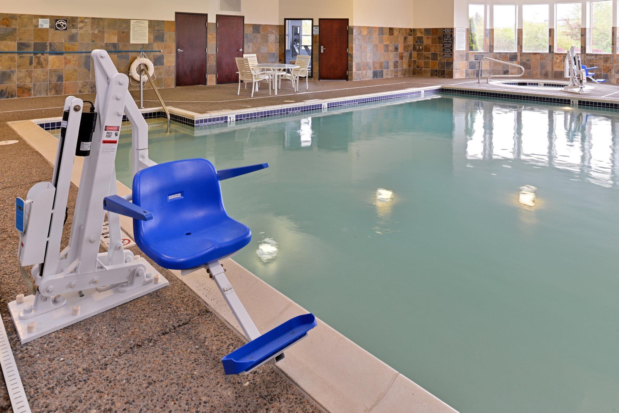Holiday Inn Express Hotel & Suites Albany By Ihg Exterior photo