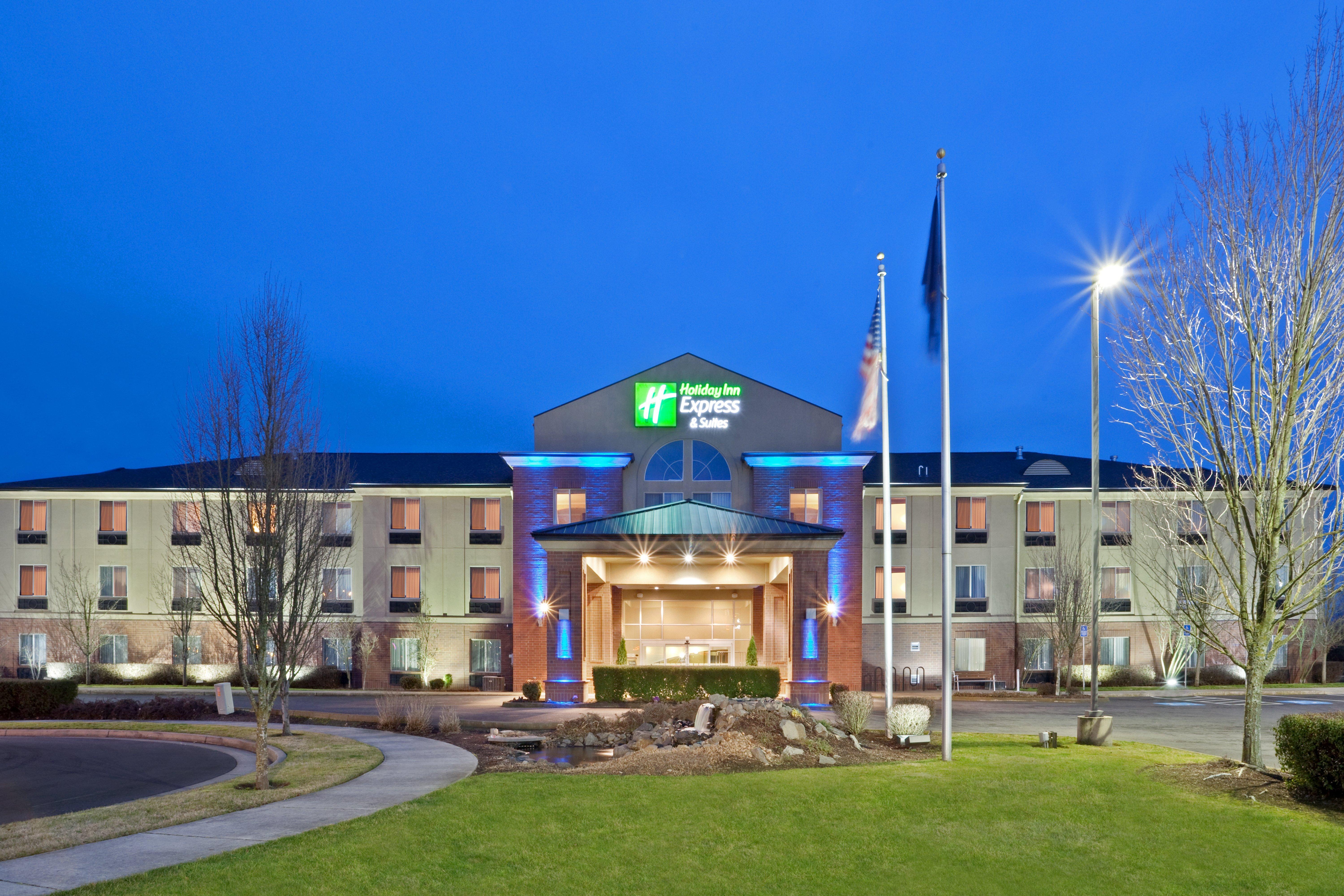 Holiday Inn Express Hotel & Suites Albany By Ihg Exterior photo